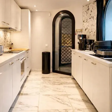 Luxury Golf Front Spa, Jacuzzi & Heated Pool Vila