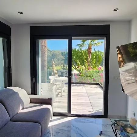 Luxury Golf Front Spa, Jacuzzi & Heated Pool Vila *